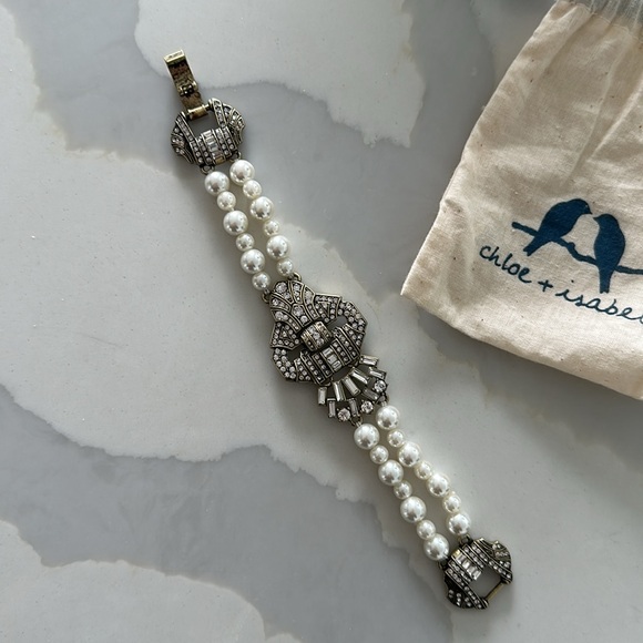 🤍Chloe + Isabel Heirloom Pearl Statement Bracelet - Picture 3 of 9